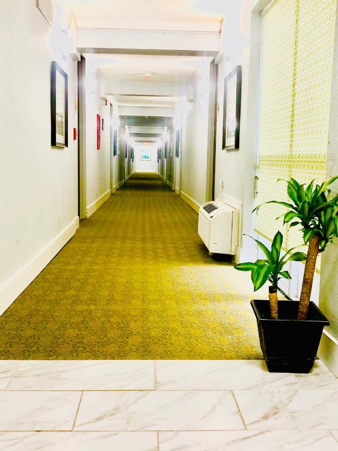 Montgomery Inn & Suites エクステリア 写真